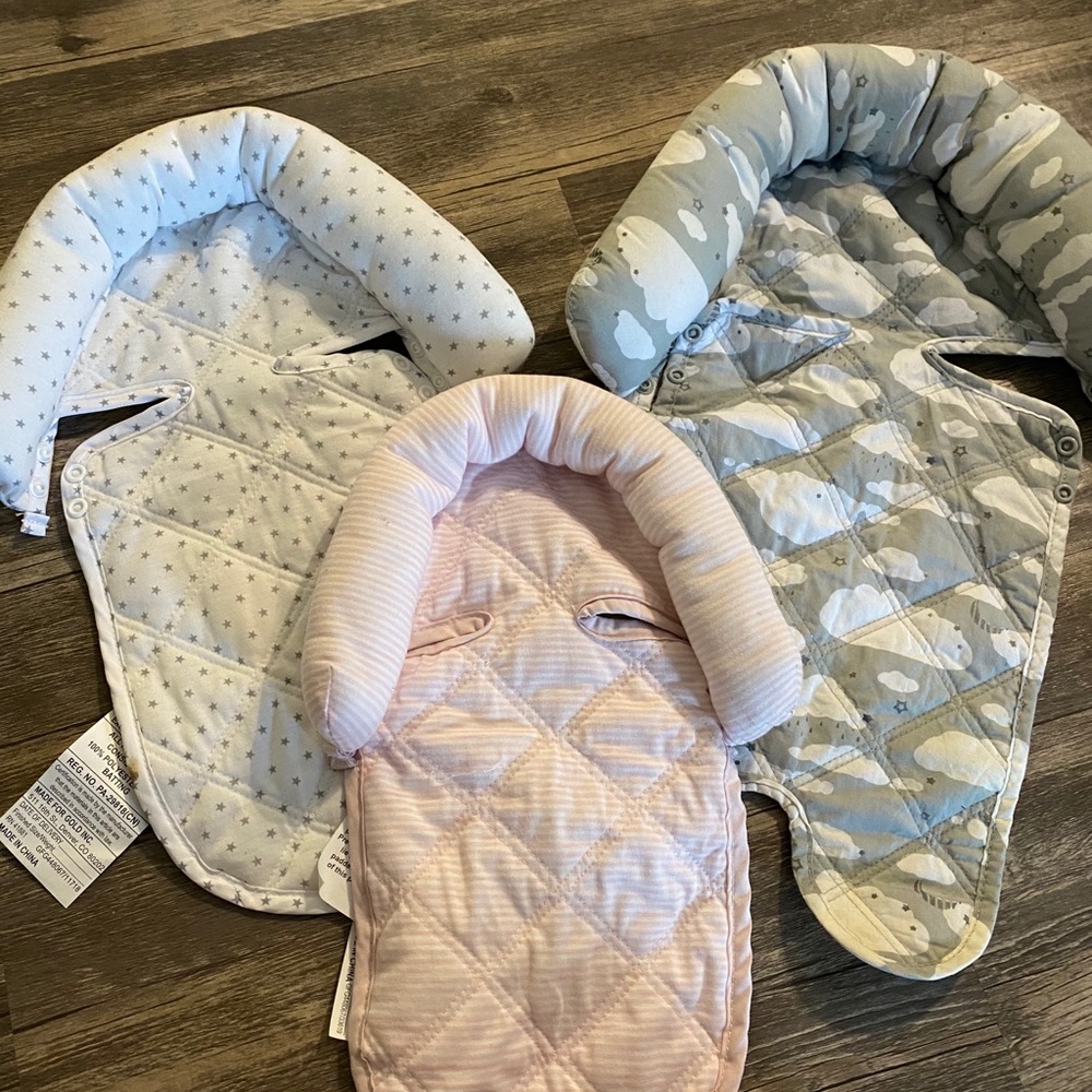 Car seat neck support pillows